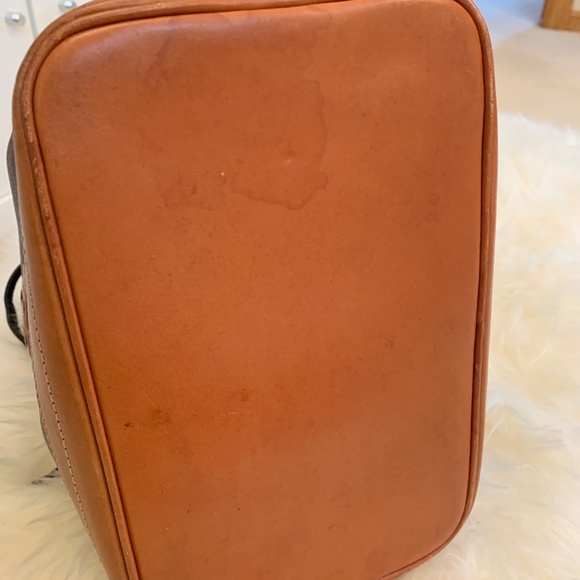 Celine Vintage Bucket Bag - Picture 4 of 8